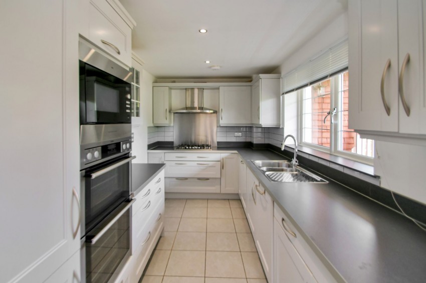 Images for Elmfield, Elmfield Place Elmfield, TN30 EAID:4216876937 BID:70d66595-8873-4a77-aef9-15962f379483