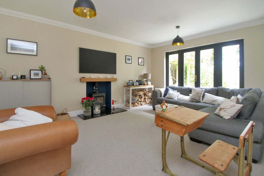 Images for Woodgates Close, High Halden, TN26 EAID:4216876937 BID:70d66595-8873-4a77-aef9-15962f379483