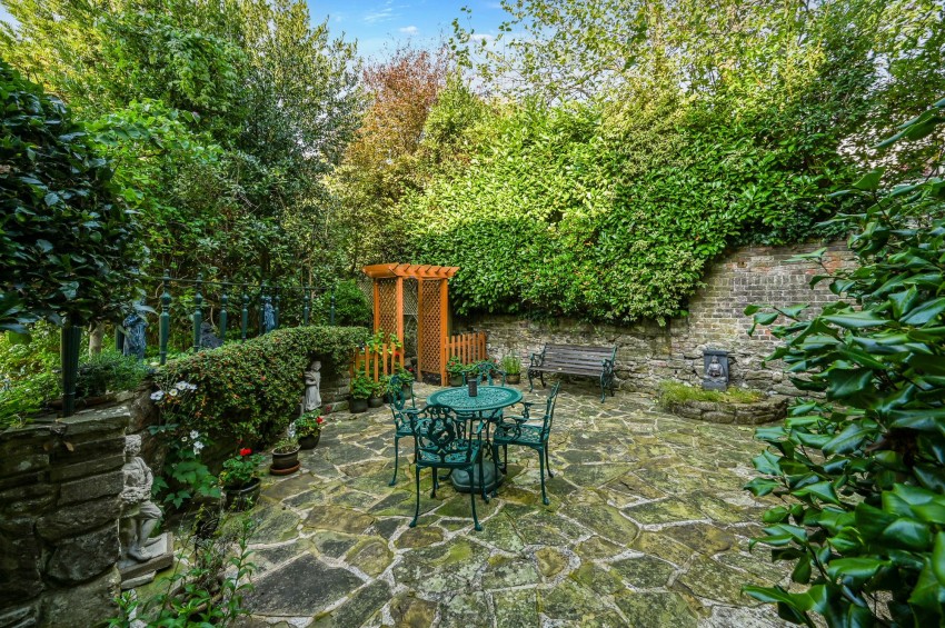 Images for Mermaid Street, Rye, TN31 EAID:4216876937 BID:0ad47bdb-e4d4-4b5e-b876-eed8ba4c2973