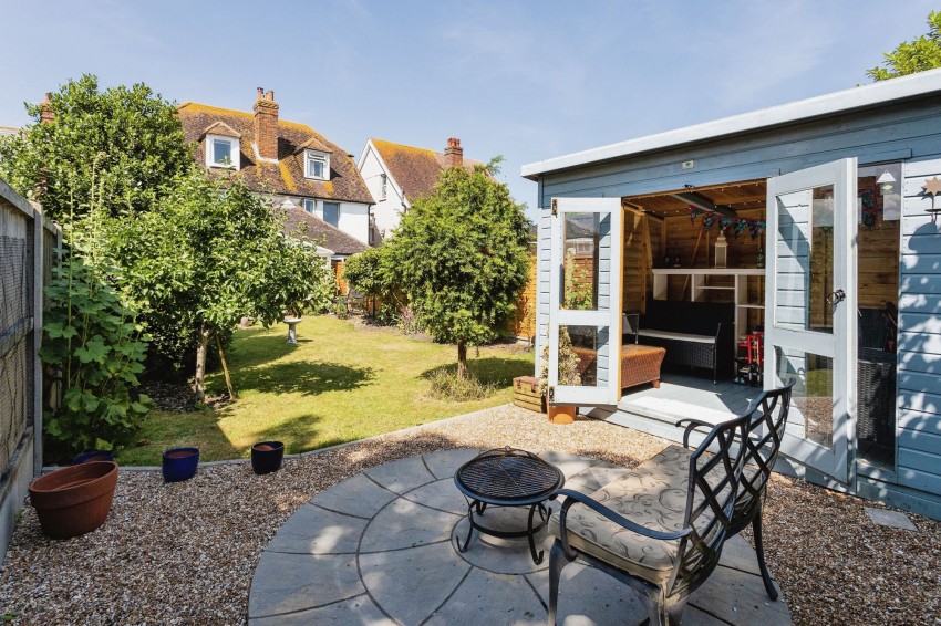 Images for Sussex Road, New Romney, TN28 EAID:4216876937 BID:0ad47bdb-e4d4-4b5e-b876-eed8ba4c2973