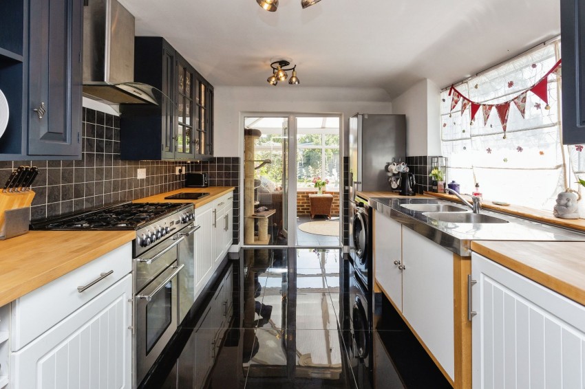 Images for Sussex Road, New Romney, TN28 EAID:4216876937 BID:0ad47bdb-e4d4-4b5e-b876-eed8ba4c2973