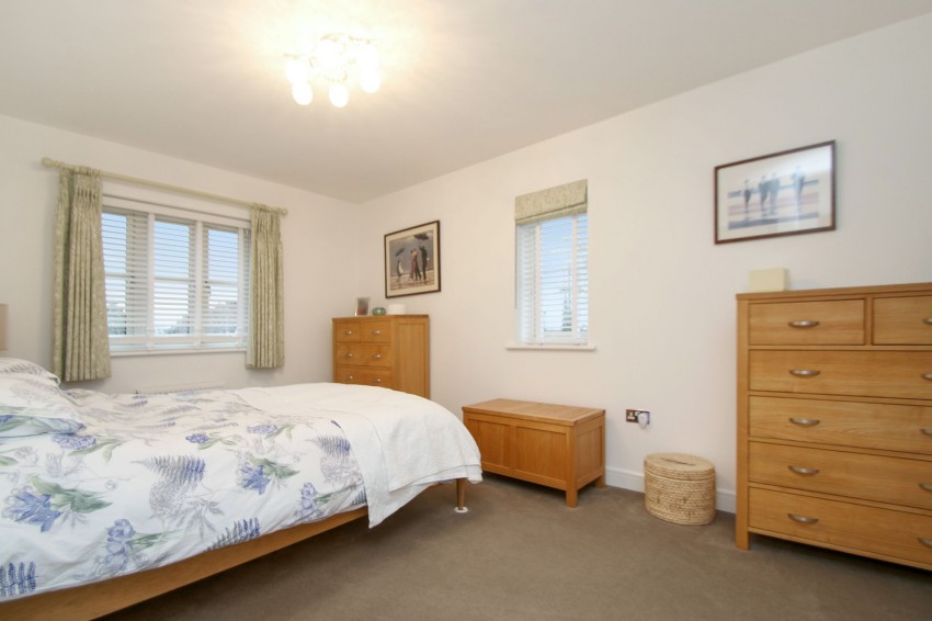 Images for Halden Field, Rolvenden, TN17 EAID:4216876937 BID:70d66595-8873-4a77-aef9-15962f379483