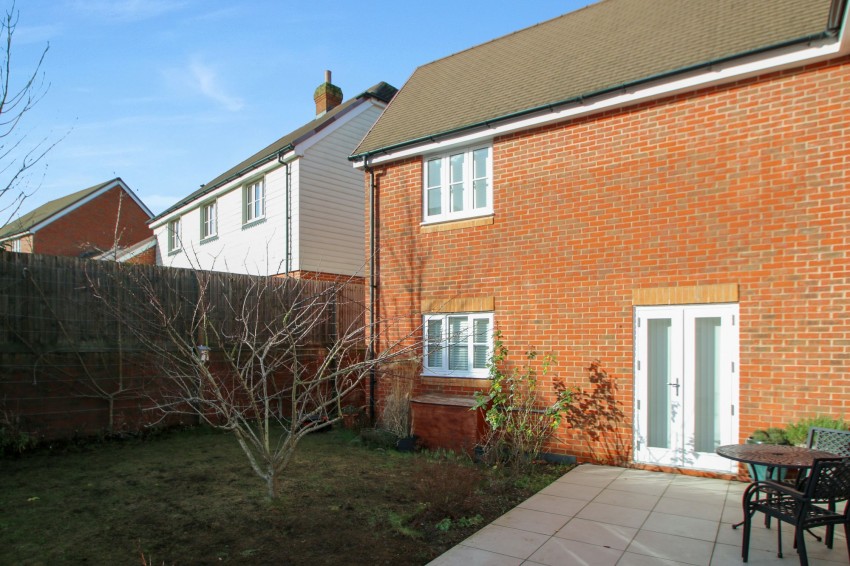 Images for Halden Field, Rolvenden, TN17 EAID:4216876937 BID:70d66595-8873-4a77-aef9-15962f379483