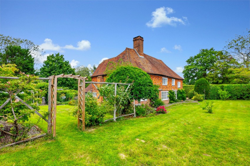 Images for High Halden, Ashford, TN26 EAID:4216876937 BID:70d66595-8873-4a77-aef9-15962f379483