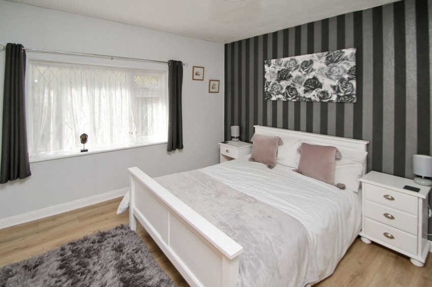 Images for Woodchurch, Ashford, TN26 EAID:4216876937 BID:70d66595-8873-4a77-aef9-15962f379483