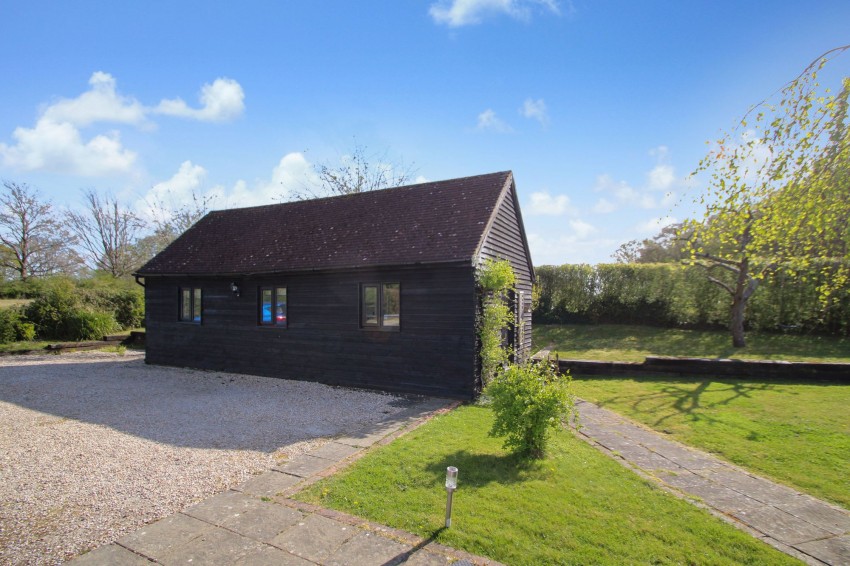 Images for Woodchurch, Ashford, TN26 EAID:4216876937 BID:70d66595-8873-4a77-aef9-15962f379483