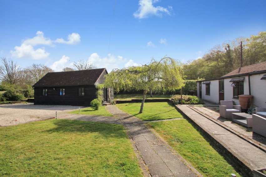 Images for Woodchurch, Ashford, TN26 EAID:4216876937 BID:70d66595-8873-4a77-aef9-15962f379483