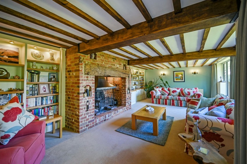 Images for Smarden Road, Biddenden, TN27 EAID:4216876937 BID:70d66595-8873-4a77-aef9-15962f379483