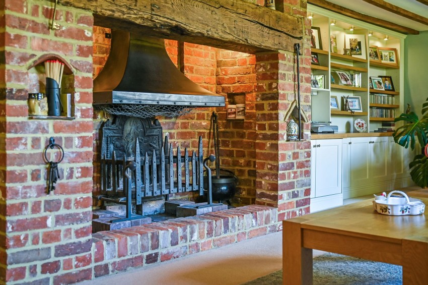 Images for Smarden Road, Biddenden, TN27 EAID:4216876937 BID:70d66595-8873-4a77-aef9-15962f379483