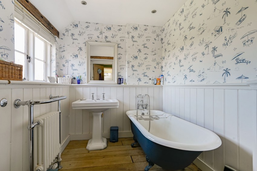 Images for Ashford Road, Tenterden, TN30 EAID:4216876937 BID:70d66595-8873-4a77-aef9-15962f379483