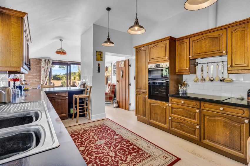 Images for Wittersham, Tenterden, TN30 EAID:4216876937 BID:70d66595-8873-4a77-aef9-15962f379483