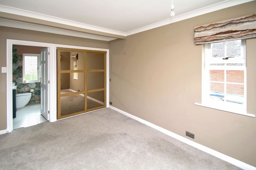 Images for Eastgate Road, Tenterden, TN30 EAID:4216876937 BID:70d66595-8873-4a77-aef9-15962f379483