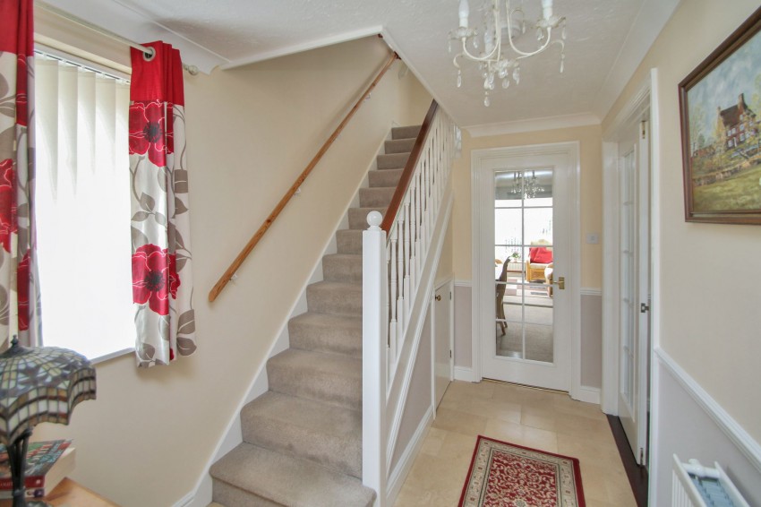 Images for Downs Close, Headcorn, TN27 EAID:4216876937 BID:70d66595-8873-4a77-aef9-15962f379483