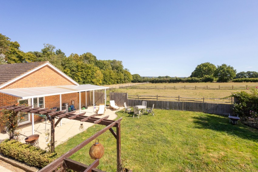 Images for Bethersden, Ashford, TN26 EAID:4216876937 BID:70d66595-8873-4a77-aef9-15962f379483