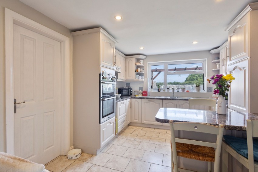 Images for Bethersden, Ashford, TN26 EAID:4216876937 BID:70d66595-8873-4a77-aef9-15962f379483
