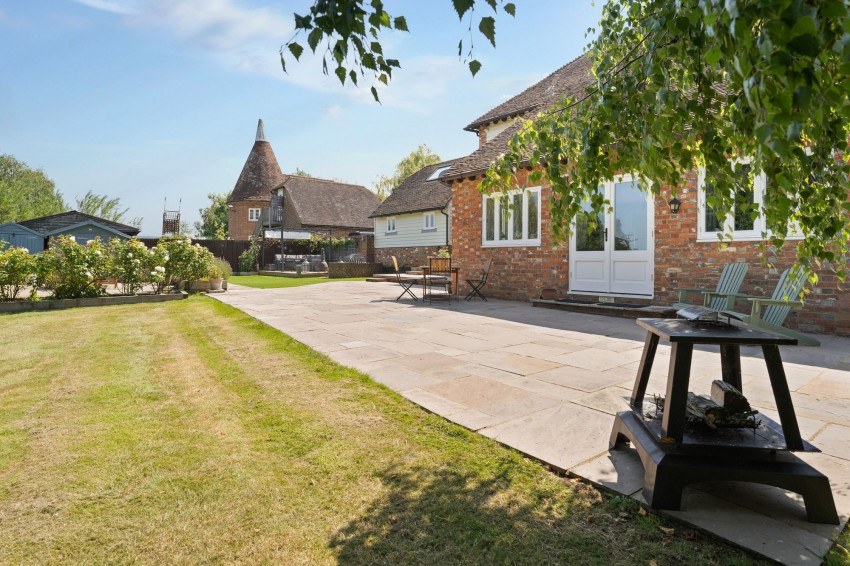 Images for Biddenden Road, Headcorn, TN27 EAID:4216876937 BID:70d66595-8873-4a77-aef9-15962f379483