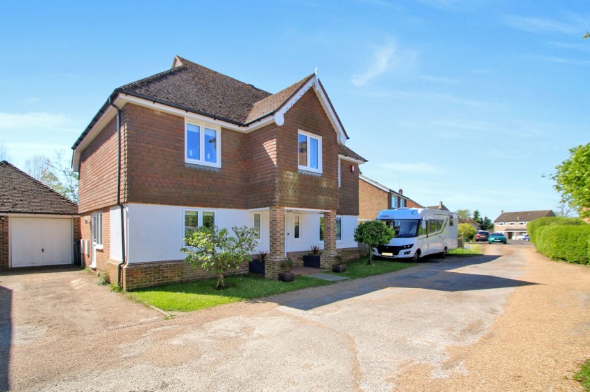Images for Shuttle Close, Biddenden, TN27 EAID:4216876937 BID:70d66595-8873-4a77-aef9-15962f379483