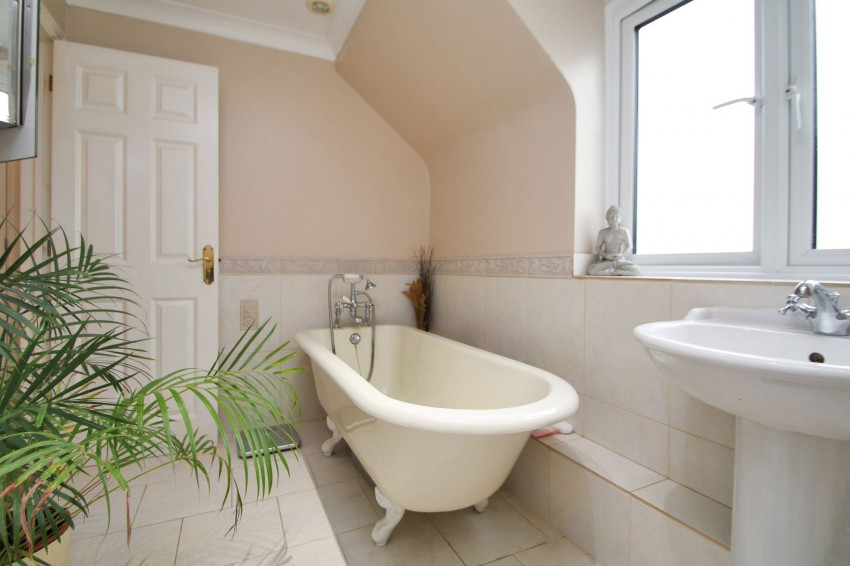 Images for Shuttle Close, Biddenden, TN27 EAID:4216876937 BID:70d66595-8873-4a77-aef9-15962f379483