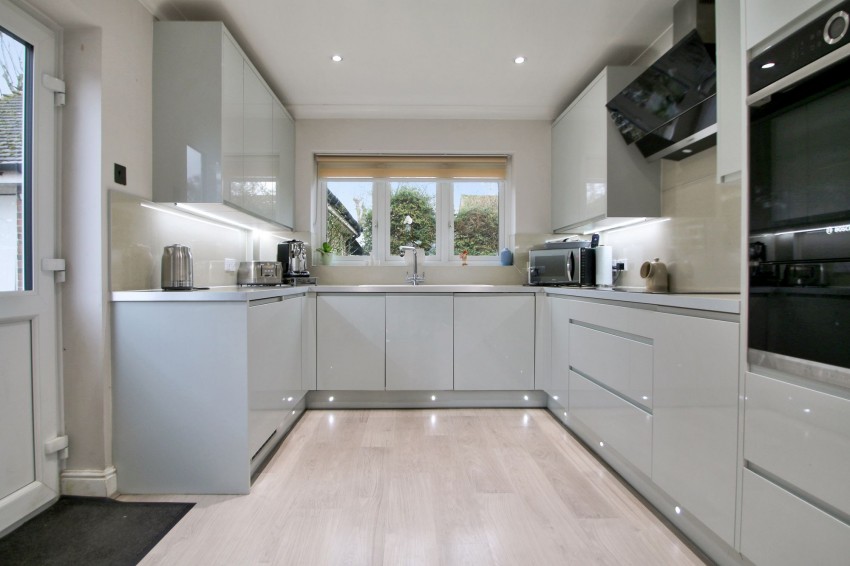 Images for Shuttle Close, Biddenden, TN27 EAID:4216876937 BID:70d66595-8873-4a77-aef9-15962f379483