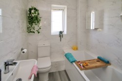 Images for Little Robhurst, High Halden, TN26