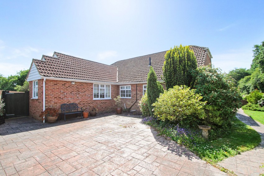 Images for Six Fields Path, Tenterden, TN30 EAID:4216876937 BID:70d66595-8873-4a77-aef9-15962f379483