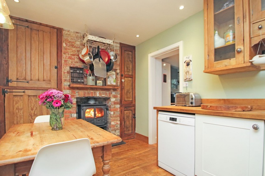 Images for Grange Road, St. Michaels, TN30 EAID:4216876937 BID:70d66595-8873-4a77-aef9-15962f379483