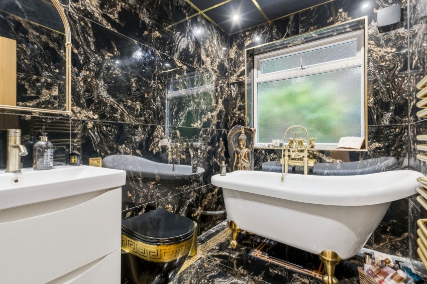 Images for Military Road, Rye, TN31 EAID:4216876937 BID:0ad47bdb-e4d4-4b5e-b876-eed8ba4c2973