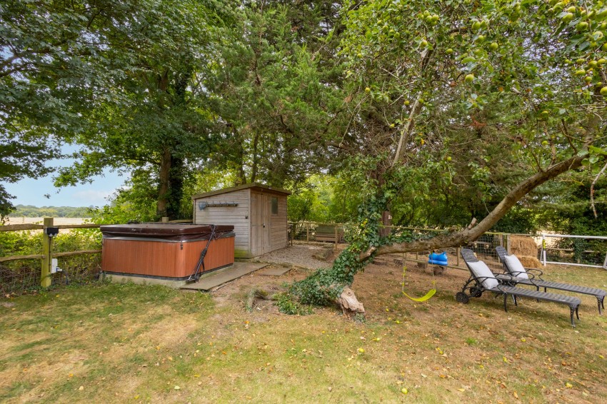 Images for Ashford Road, Bethersden, TN26 EAID:4216876937 BID:70d66595-8873-4a77-aef9-15962f379483