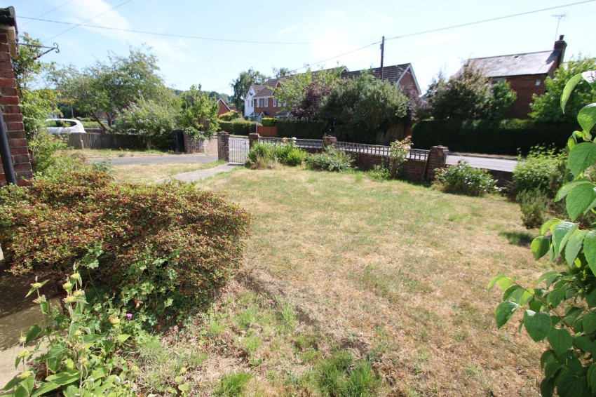 Images for Main Street, Peasmarsh, TN31 EAID:4216876937 BID:0ad47bdb-e4d4-4b5e-b876-eed8ba4c2973