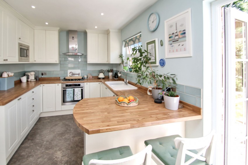 Images for Woodgates Close, High Halden, TN26 EAID:4216876937 BID:70d66595-8873-4a77-aef9-15962f379483