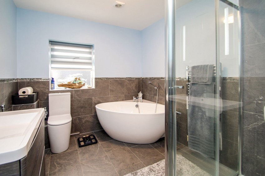 Images for Ashford Road, Bethersden, TN26 EAID:4216876937 BID:70d66595-8873-4a77-aef9-15962f379483