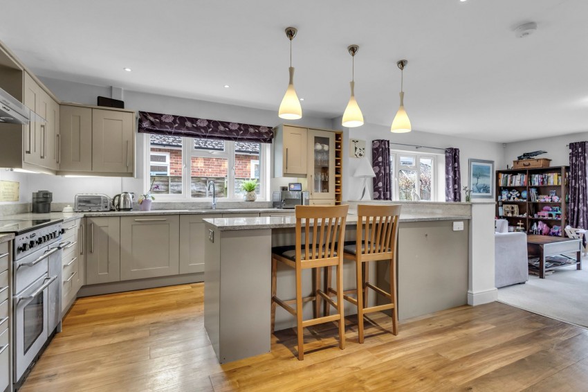 Images for Appledore Road, Tenterden, TN30 EAID:4216876937 BID:70d66595-8873-4a77-aef9-15962f379483