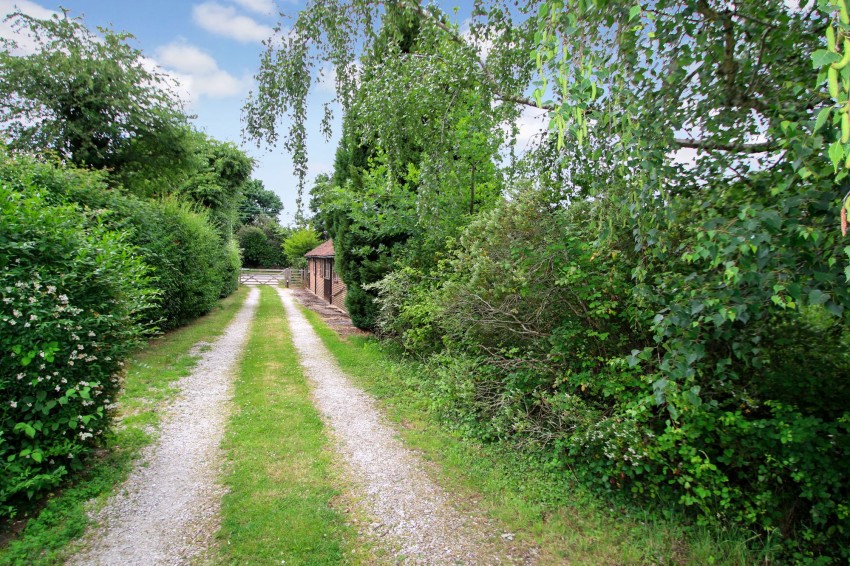 Images for Marden Road, Staplehurst, TN12 EAID:4216876937 BID:70d66595-8873-4a77-aef9-15962f379483