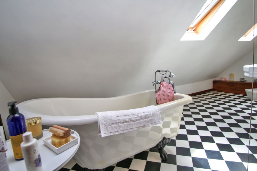 Images for Marden Road, Staplehurst, TN12 EAID:4216876937 BID:70d66595-8873-4a77-aef9-15962f379483