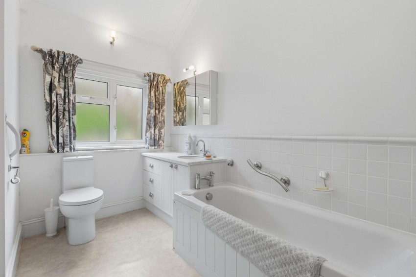 Images for Six Fields Path, Tenterden, TN30 EAID:4216876937 BID:70d66595-8873-4a77-aef9-15962f379483