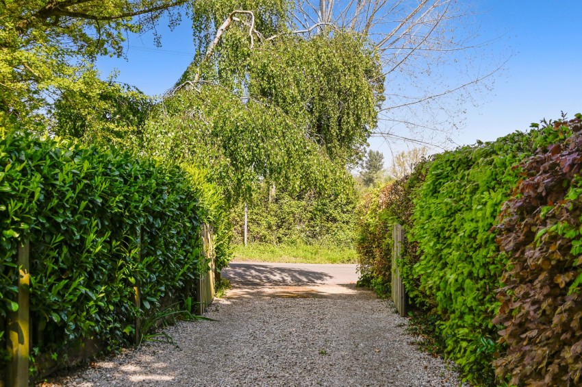 Images for Stone, Tenterden, TN30 EAID:4216876937 BID:0ad47bdb-e4d4-4b5e-b876-eed8ba4c2973