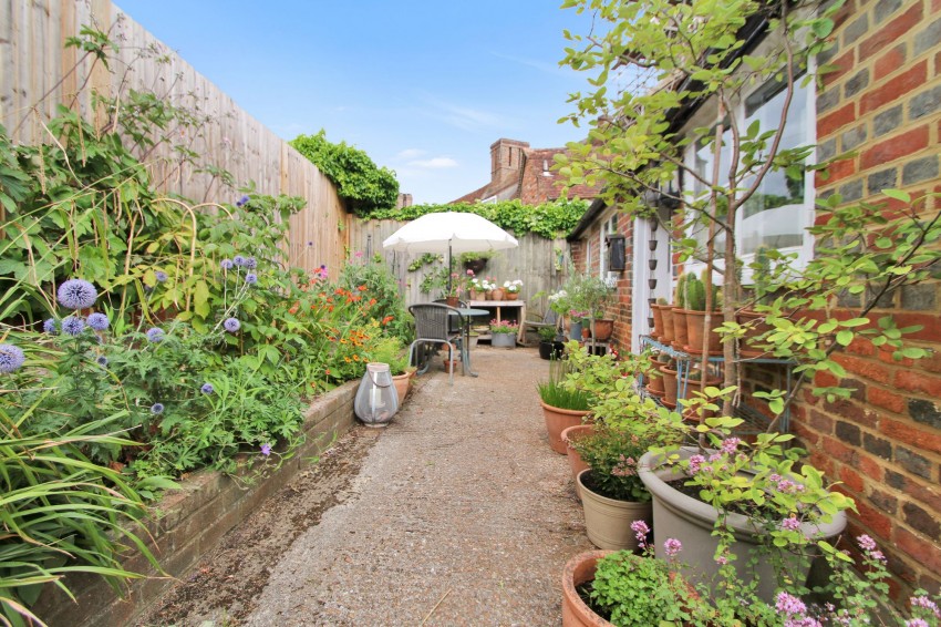 Images for High Street, Biddenden, TN27 EAID:4216876937 BID:70d66595-8873-4a77-aef9-15962f379483