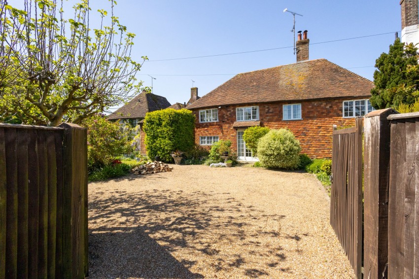 Images for High Street, Rolvenden, TN17 EAID:4216876937 BID:70d66595-8873-4a77-aef9-15962f379483