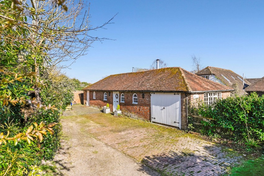 Images for The Street, Wittersham, TN30 EAID:4216876937 BID:70d66595-8873-4a77-aef9-15962f379483