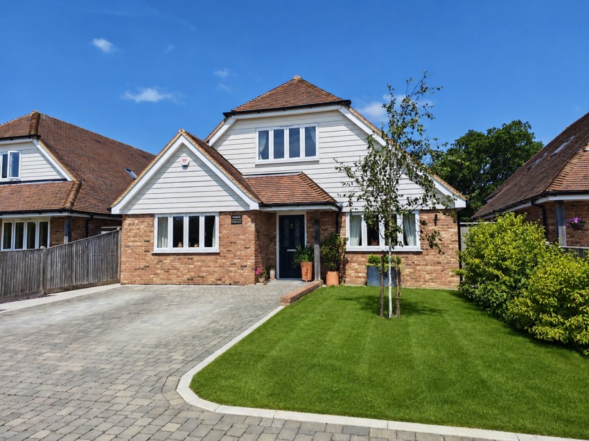 Images for Main Road, Icklesham, TN36 EAID:4216876937 BID:0ad47bdb-e4d4-4b5e-b876-eed8ba4c2973