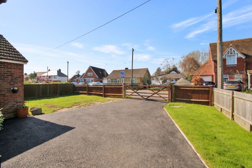 Images for Lower Road, Woodchurch, TN26 EAID:4216876937 BID:70d66595-8873-4a77-aef9-15962f379483