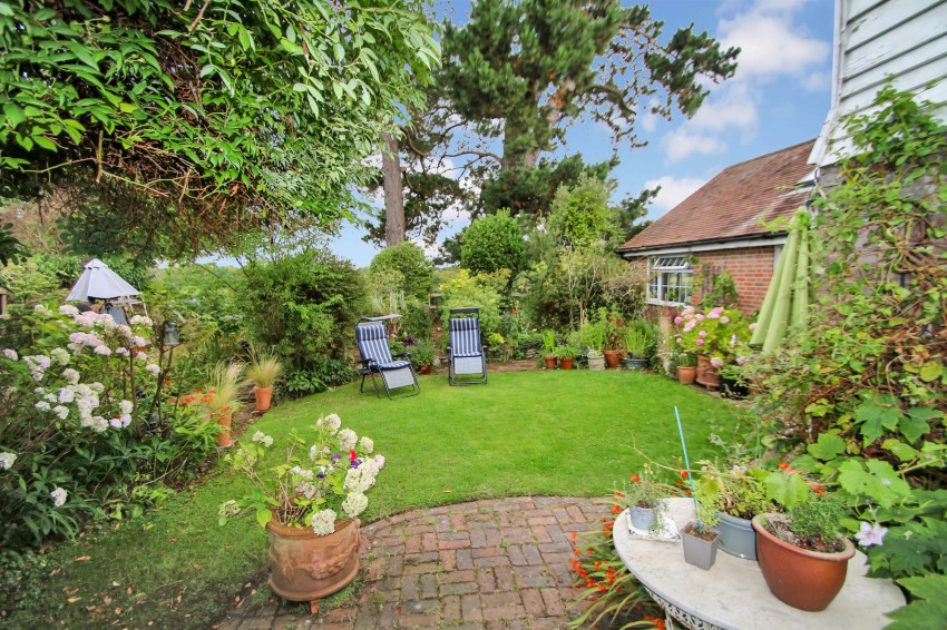 Images for The Street, Wittersham, TN30 EAID:4216876937 BID:70d66595-8873-4a77-aef9-15962f379483