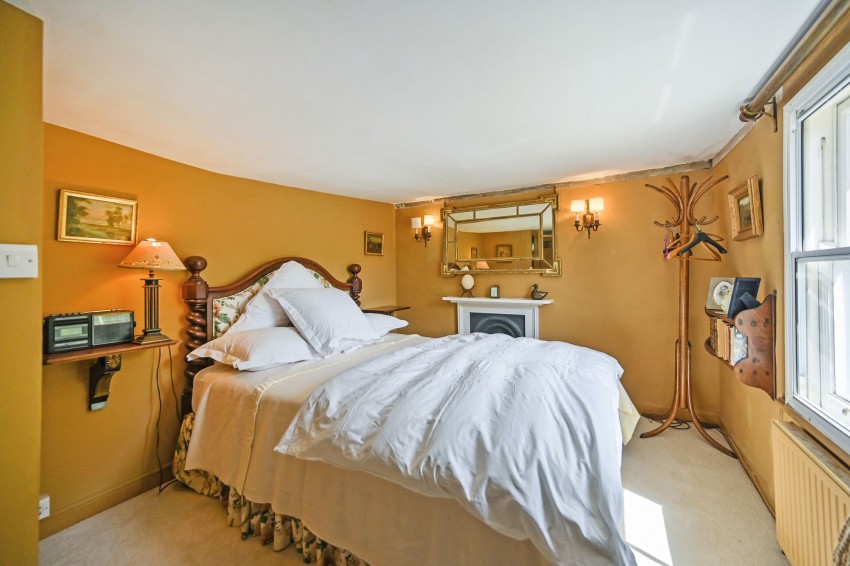 Images for 14 East Cross, Tenterden, TN30 EAID:4216876937 BID:70d66595-8873-4a77-aef9-15962f379483