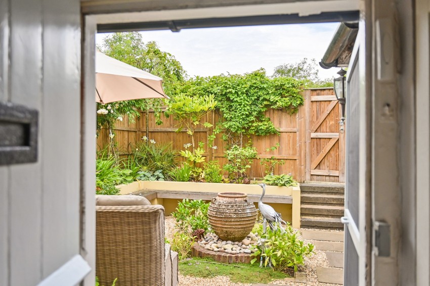 Images for 14 East Cross, Tenterden, TN30 EAID:4216876937 BID:70d66595-8873-4a77-aef9-15962f379483