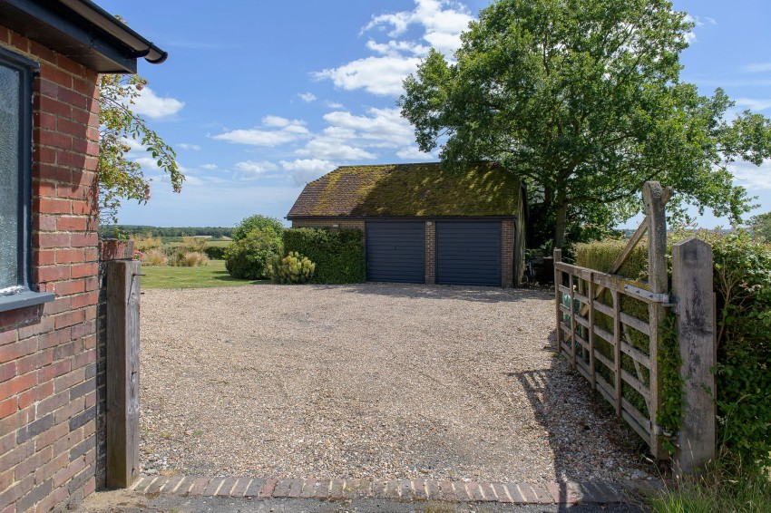 Images for Woodchurch, Ashford, TN26 EAID:4216876937 BID:70d66595-8873-4a77-aef9-15962f379483