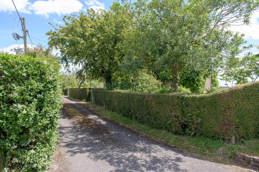 Images for Woodchurch, Ashford, TN26 EAID:4216876937 BID:70d66595-8873-4a77-aef9-15962f379483