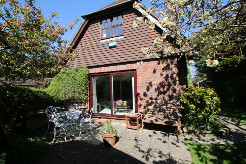 Images for 43 Appledore Road, Tenterden, TN30 EAID:4216876937 BID:70d66595-8873-4a77-aef9-15962f379483