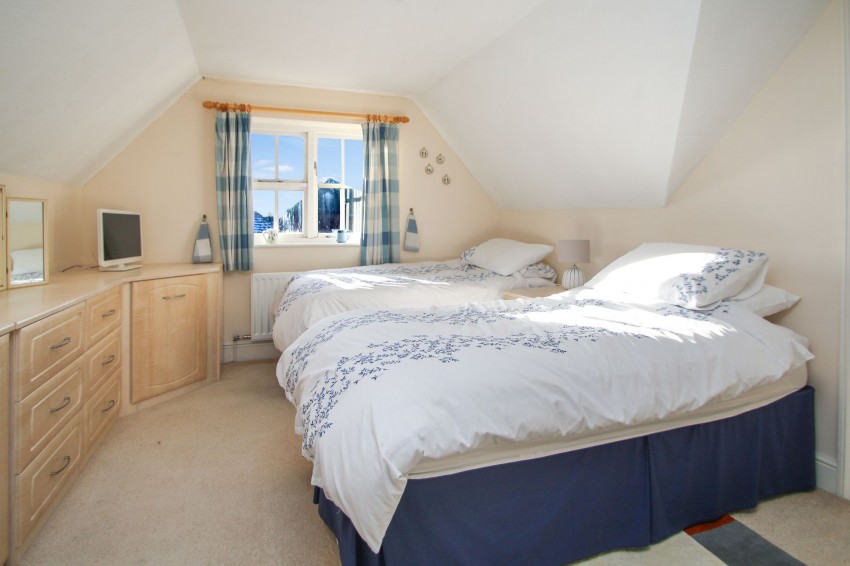 Images for 43 Appledore Road, Tenterden, TN30 EAID:4216876937 BID:70d66595-8873-4a77-aef9-15962f379483