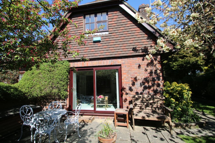 Images for 43 Appledore Road, Tenterden, TN30 EAID:4216876937 BID:70d66595-8873-4a77-aef9-15962f379483