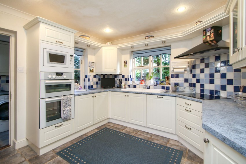Images for 43 Appledore Road, Tenterden, TN30 EAID:4216876937 BID:70d66595-8873-4a77-aef9-15962f379483